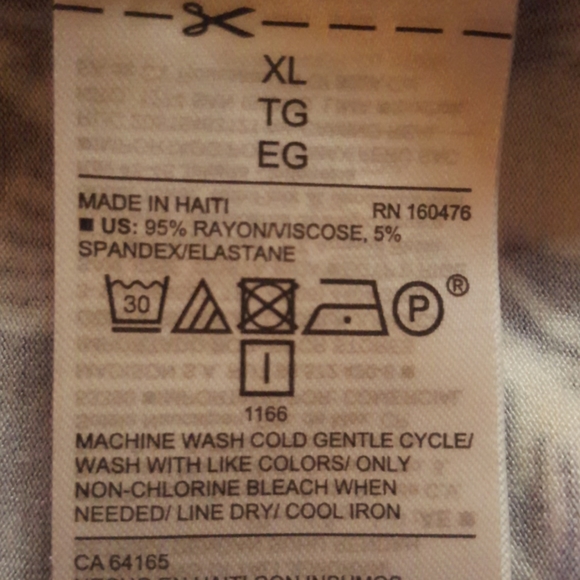 Old Navy Luxe Black and White Floral Top, X-Large - Picture 5 of 5